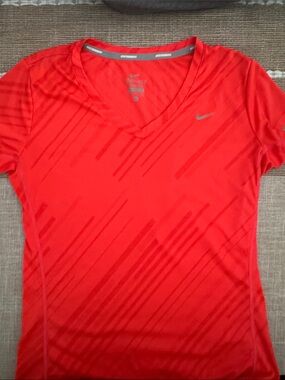 Nike Women’s Bright orange V-Neck Dri-FIT Performance Tee